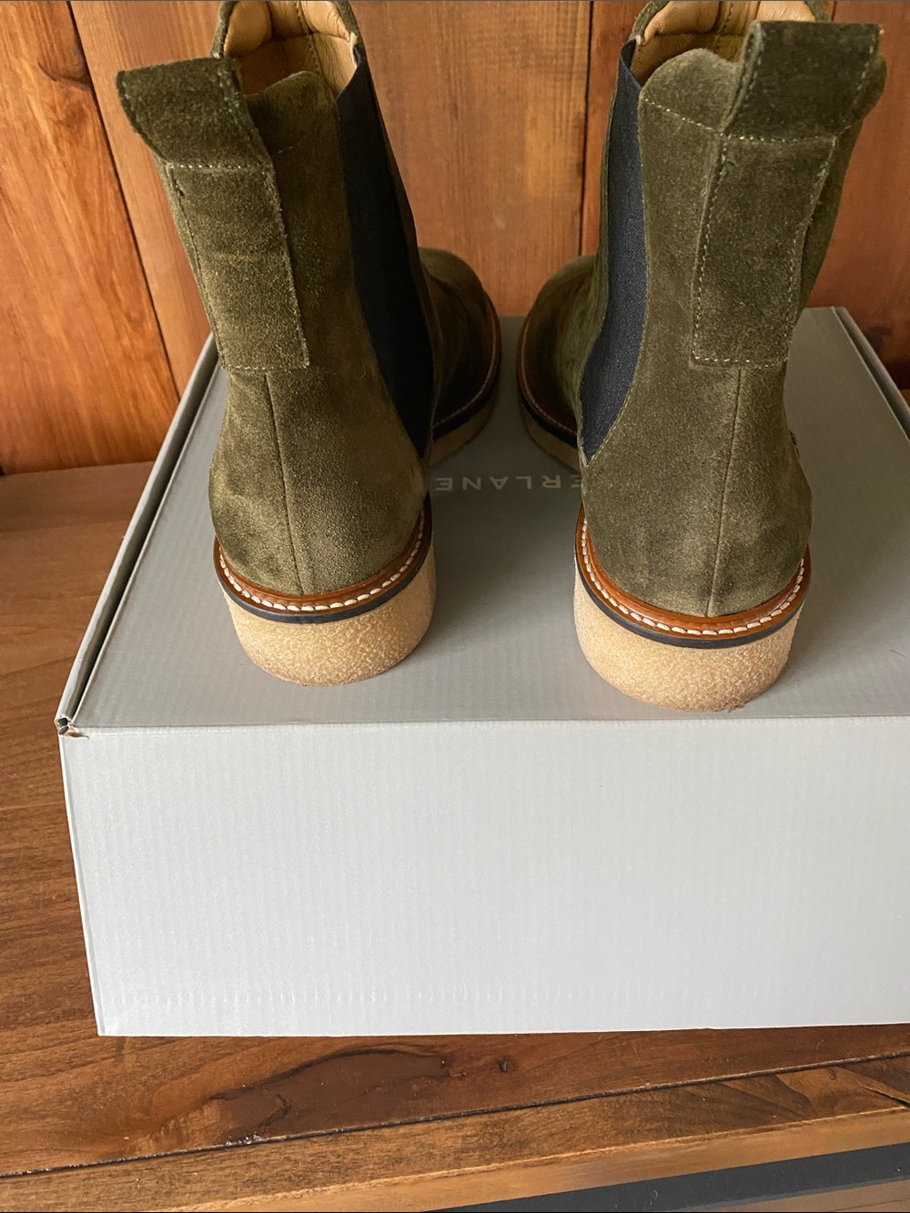 Everlane Olive Green Suede Crepe Sole Chelsea Boots - Picture 3 of 5